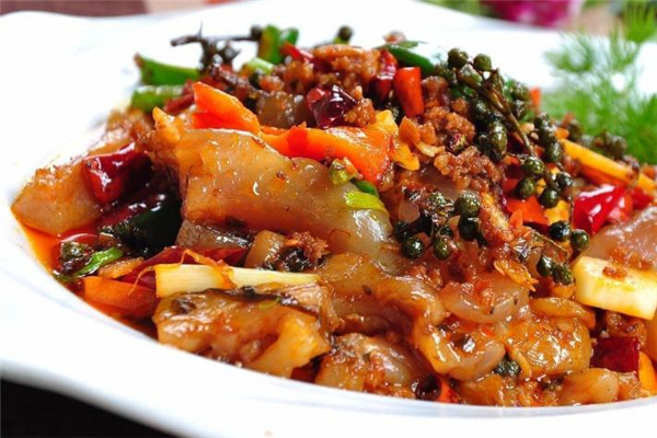 牛蹄筋的热量高吗,牛蹄筋的热量及脂肪含量