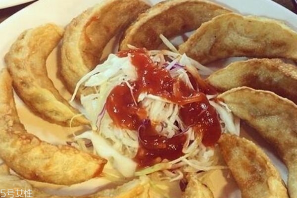 饺子怎么煎才好吃,煎饺子怎么煎才好吃窍门