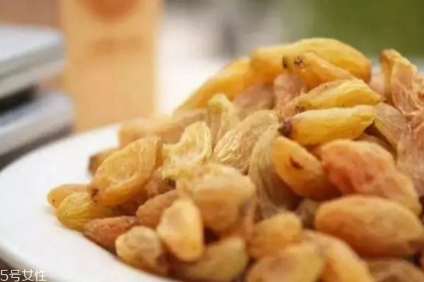 葡萄干和核桃能一起吃吗?,葡萄干和核桃仁能一起吃吗