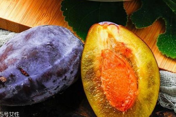 西梅上面的白霜是什么,西梅上面的白霜怎么洗