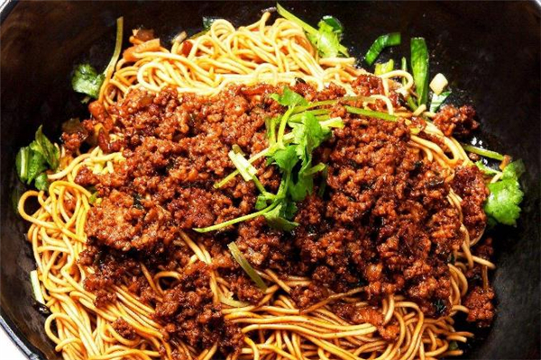 牛肉酱拌面的做法,牛肉酱拌面的做法窍门