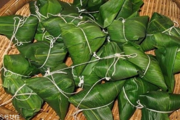 怎么样包粽子步骤,如何包粽子