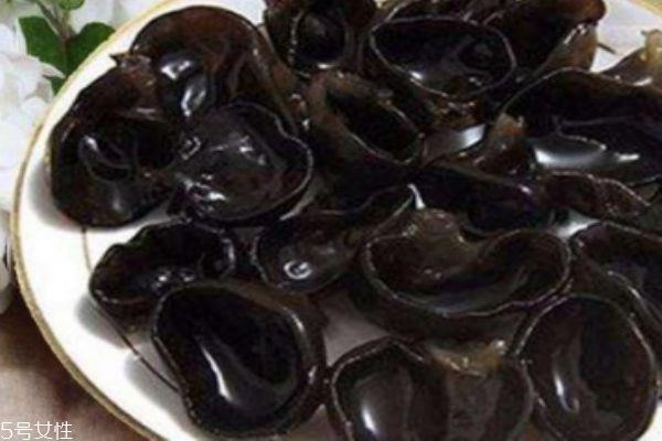 木耳泡的时间长了是不是不能吃了,木耳泡几个小时就不能吃了