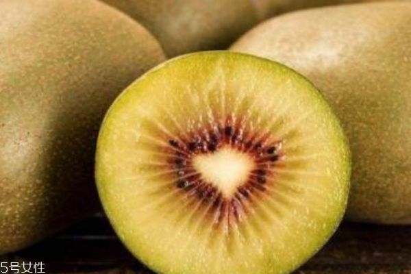 猕猴桃太软了还能吃吗?,猕猴桃太软了还能吃吗吃了不酸很甜
