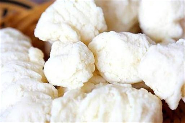 酸奶疙瘩的吃法大全,酸奶疙瘩和奶豆腐的区别