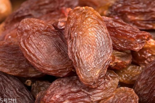 新疆葡萄干需要洗吗,葡萄干怎样洗 新疆葡萄干需要洗吗,葡萄干怎样洗