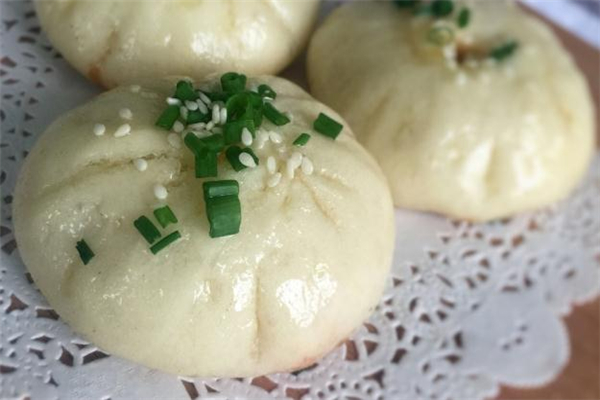 水煎包是生煎吗,水煎包是生的煎还是蒸熟了煎