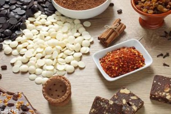 阿胶糕是发物吗,阿胶糕是发物吗有皮肤病人能吃吗