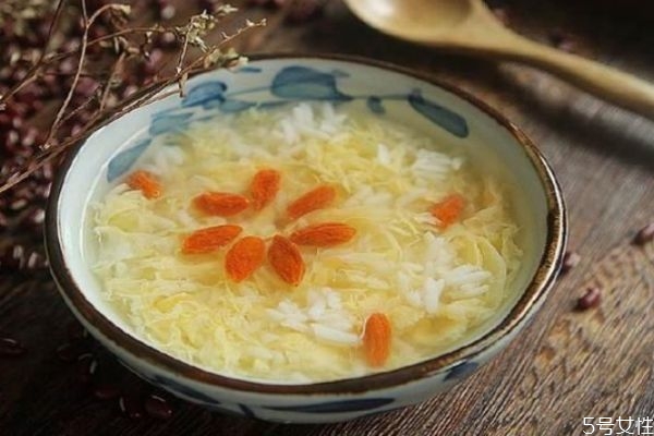 女人喝米酒有什么好处和坏处,女人常喝米酒有什么好处