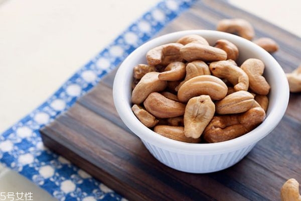 炭烧腰果一般多少钱一斤,炭烧腰果的价格