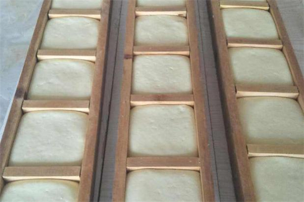 奶豆腐可以直接吃吗?,奶豆腐可以直接吃吗,奶豆腐怎么做好吃