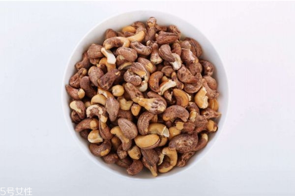 什么是炭烧腰果,为什么叫炭烧腰果