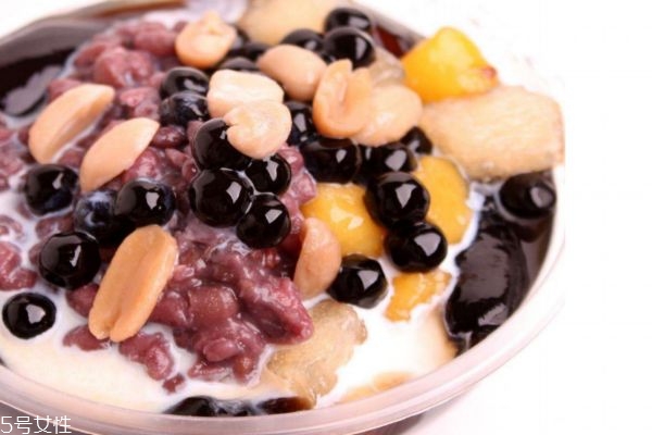 黑凉粉是烧仙草吗?,烧仙草粉和黑凉粉的区别 黑凉粉是烧仙草吗?,烧仙草粉和黑凉粉的区别