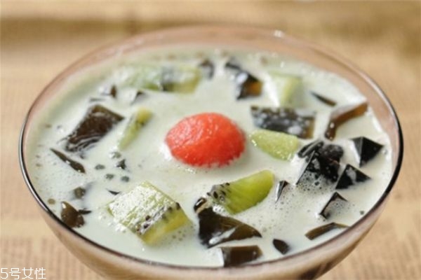 烧仙草是啥做的,烧仙草是什么东西做的 烧仙草是啥做的,烧仙草是什么东西做的