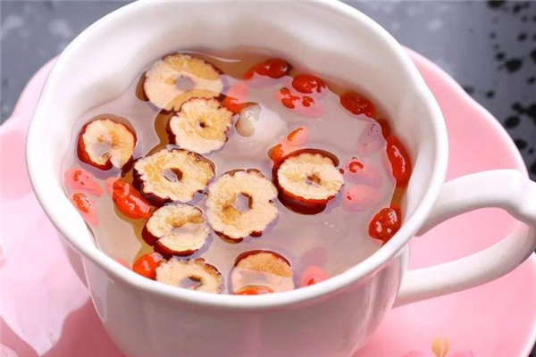 泡茶黑枸杞好还是红枸杞好,黑枸杞茶怎么泡最有效果