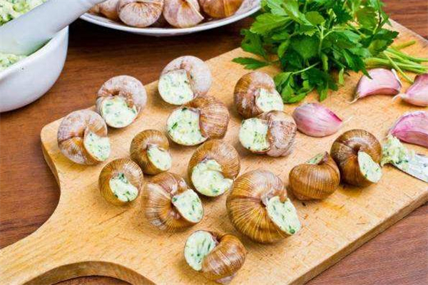 蜗牛肉怎么炒好吃,蜗牛肉怎么炒好吃的视频