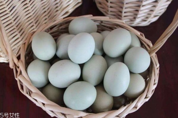 怀孕早期吃鸡蛋好吗,怀孕初期可以吃乌鸡吗?怎么吃