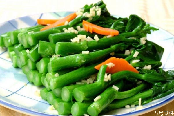 吃芥蓝有什么作用呢(芥蓝的营养和功效)