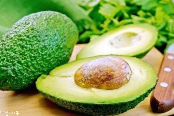 牛油果可以直接吃吗?,牛油果怎么吃正确方法 牛油果可以直接吃吗?,牛油果怎么吃正确方法