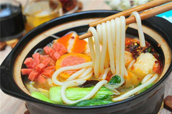 砂锅米线会不会发胖,晚上吃砂锅米线会胖吗