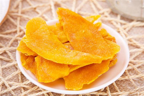 芒果干可以和牛奶一起吃吗?,芒果跟牛奶可以一起吃吗
