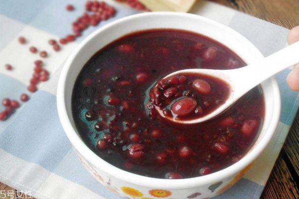 晚上吃黑米粥会长胖吗,吃黑米粥会长胖吗?