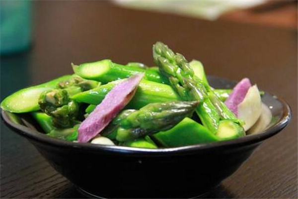 芦笋和西红柿能一起吃吗?,笋可以和西红柿一起吃吗