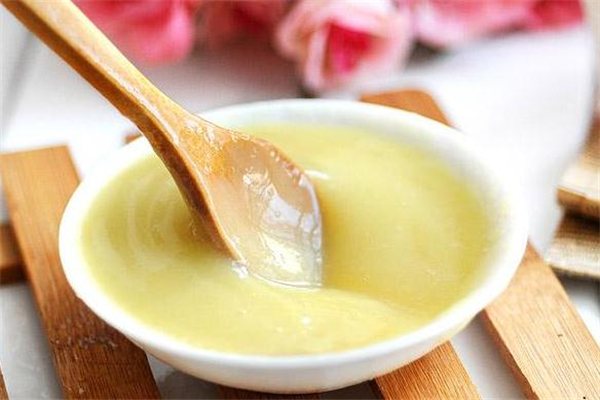 低血压能吃蜂王浆吗?,高血压患者可以吃蜂王浆吗