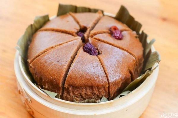 红糖发糕怎么做好吃又简单,红糖发糕的做法松软又好吃 红糖发糕怎么做好吃又简单,红糖发糕的做法松软又好吃