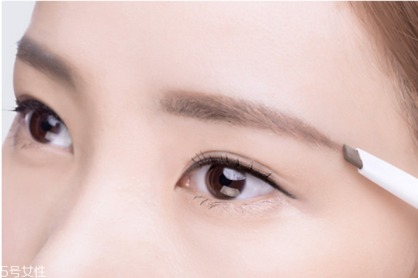 砍刀眉笔不上色怎么办,为什么眉笔不上色
