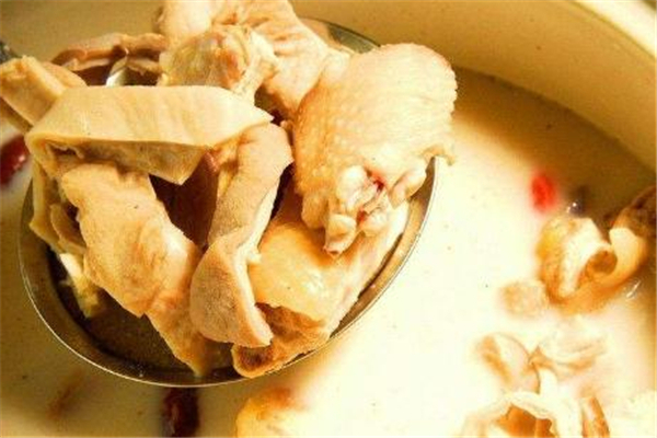 猪肚鸡可以用黑胡椒吗,猪肚鸡可以放黑胡椒粉吗