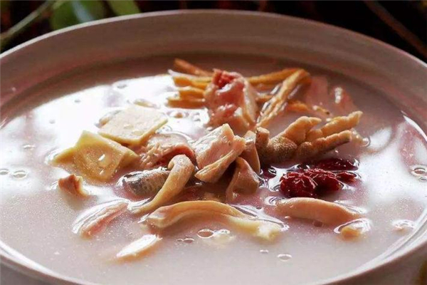 猪肚鸡是发物吗,猪肚鸡是不是发物