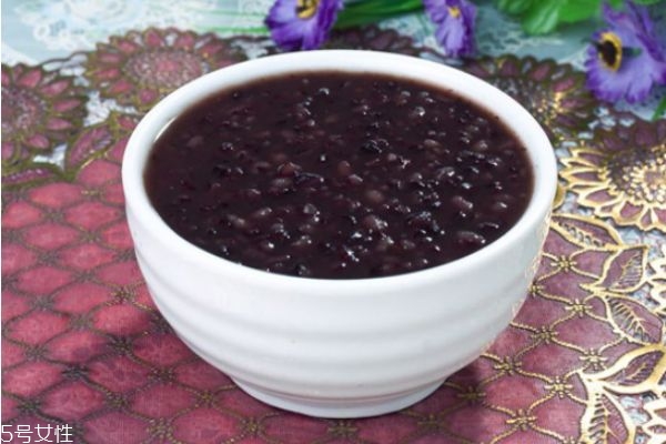 黑米粥吃了大便会变黑吗,黑米粥会导致黑便吗