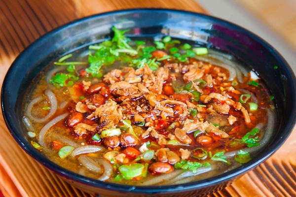 酸辣粉是哪里的特产,酸辣粉是什么地方的小吃特产?