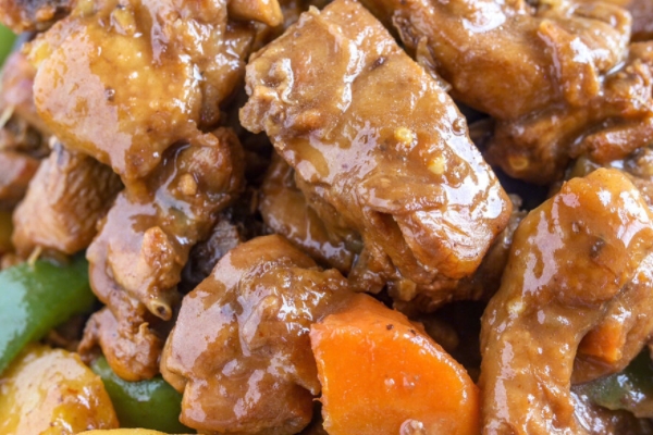 黄焖鸡可以用鸡翅吗,黄焖鸡翅怎么做