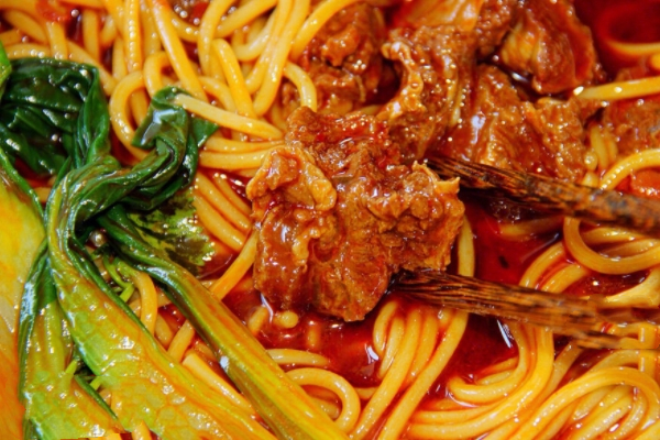 牛肉面能放鸡蛋吗,牛肉面加肉加蛋图片