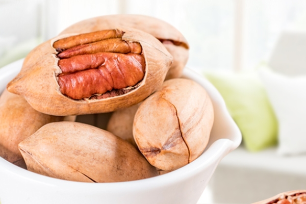 碧根果吃起来很涩,为什么碧根果吃起来很涩 碧根果吃起来很涩,为什么碧根果吃起来很涩