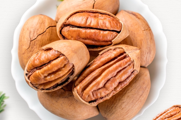 碧根果怎么挑选,碧根果怎么挑选空果