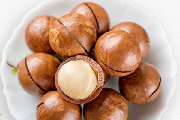 夏威夷果吃了会长胖吗,夏威夷果怎么吃法?壳怎么打开