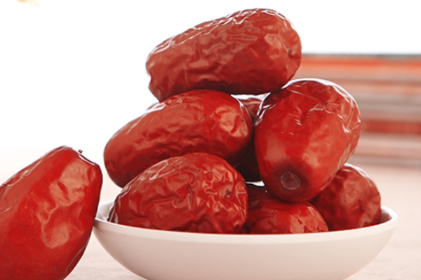 红枣能生吃吗?,红枣能生吃吗还整个红枣