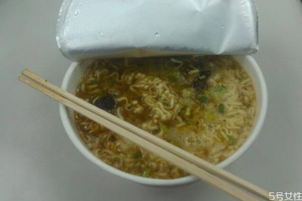 天天吃面条会不会长胖,吃泡面容易长胖吗 天天吃面条会不会长胖,吃泡面容易长胖吗