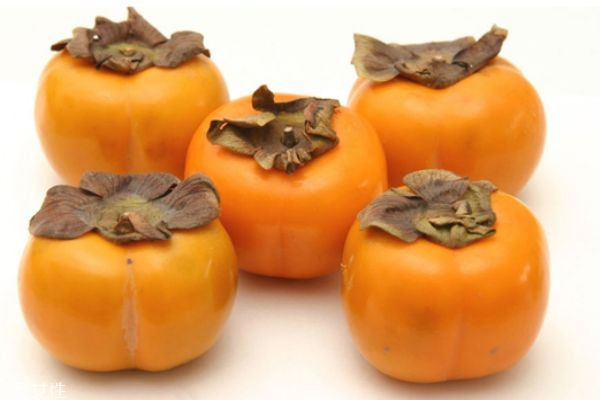 柿子里面黑色的是什么东西,柿子里面黑色的是什么品种