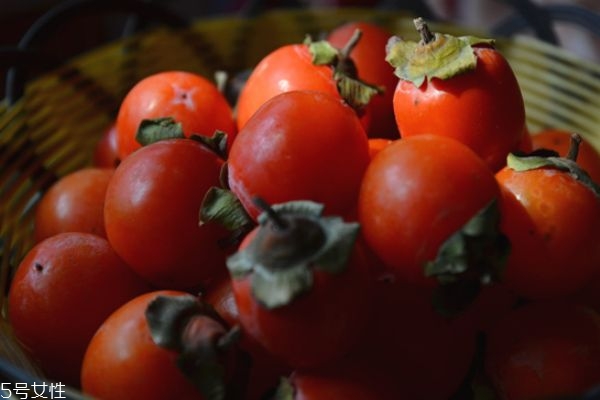 切开的柿子涩嘴怎么办,新买的柿子涩嘴怎么办