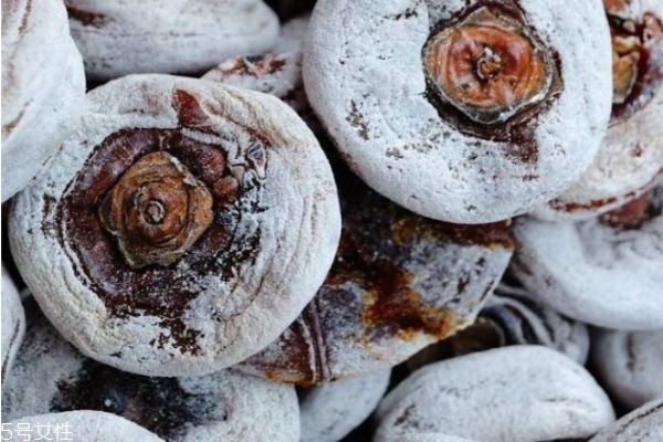 柿饼上的白霜是什么,是怎么来的,柿饼上面的白霜 柿饼上的白霜是什么,是怎么来的,柿饼上面的白霜