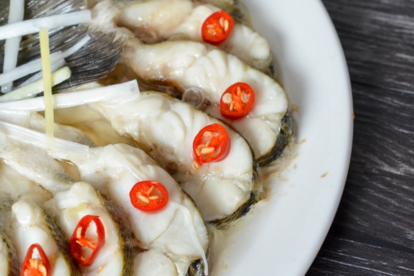 海鲈鱼怎么去鳞片,海鲈鱼怎么去鳞