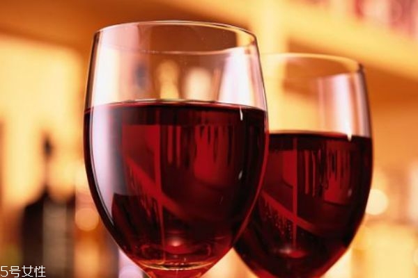 红酒加雪碧容易醉吗,什么酒兑雪碧容易醉