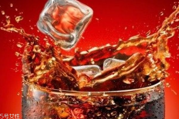 女孩子喝可乐会长胡子吗,喝可乐会长胡子吗?