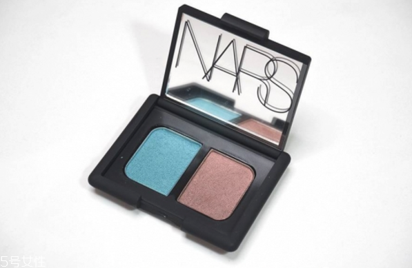 香蒲丽眼膜红色和绿色的区别(香蒲丽眼膜红色和绿色的区别) 香蒲丽眼膜红色和绿色的区别(香蒲丽眼膜红色和绿色的区别)