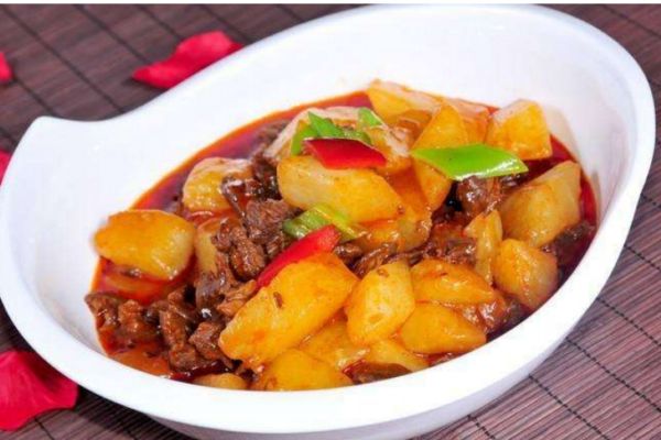 牛腩怎么做好吃 土豆,土豆牛腩怎么炖好吃又烂 牛腩怎么做好吃 土豆,土豆牛腩怎么炖好吃又烂