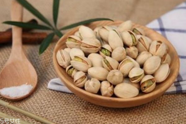 松子开心果吃多了会上火吗,开心果吃多了会上火吗?